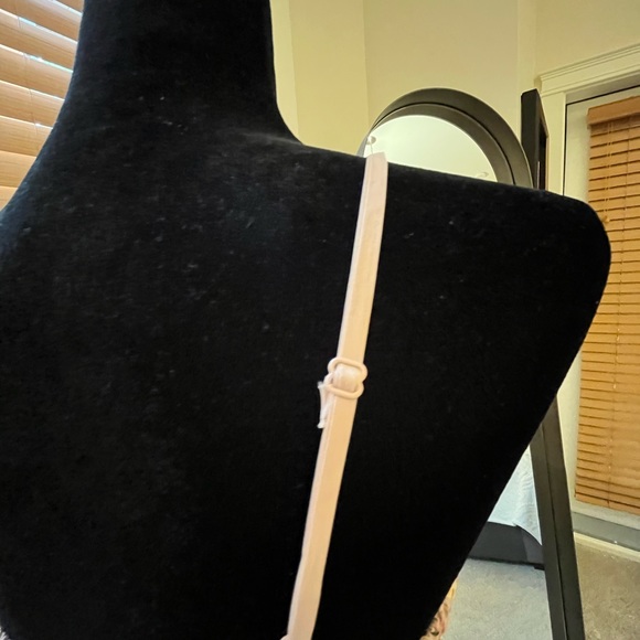 Pale pink flower print dress. - Picture 2 of 3